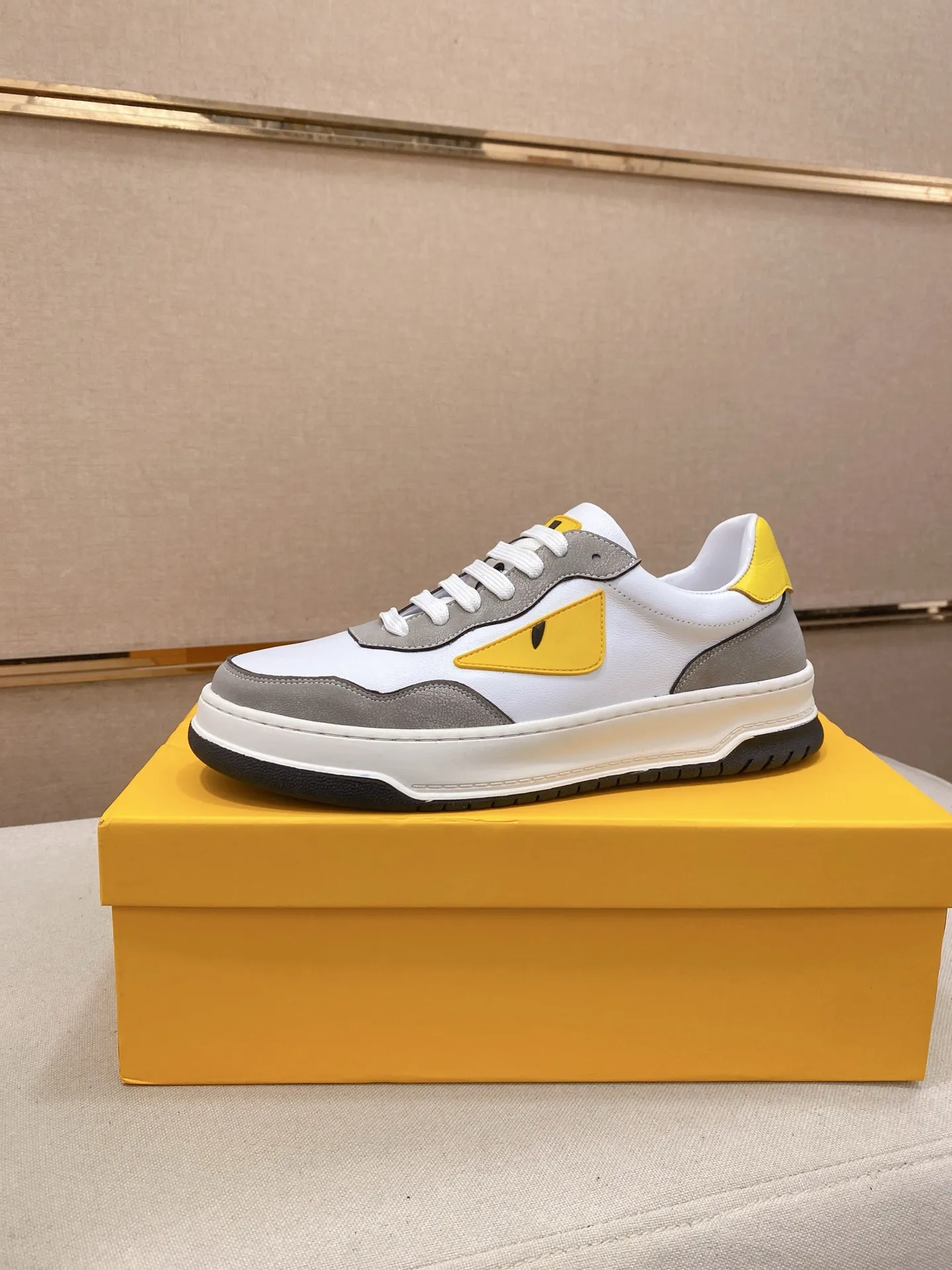 Factory price 380💰 (fendi) New style 👊🏻 upper 🇮🇹 imported cowhide fabric 🇩🇪 lining imported sheepskin lining. The original outsole is molded to highlight the identity of every man, and the upper foot is elegant and stable🚶🏻🚶🏻The high-end custom counters reproduce the original version📯No matter the wind or rain, the shoe last remains unchanged and can withstand the verification of time🔍️,🔵 Size: 38-44